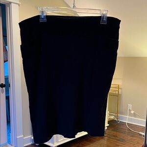 Anne Klein Elegant Black Pencil Skirt